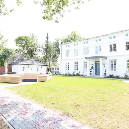 Herrenhaus-henriettenhof *