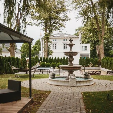 Herrenhaus-henriettenhof * Groemitz